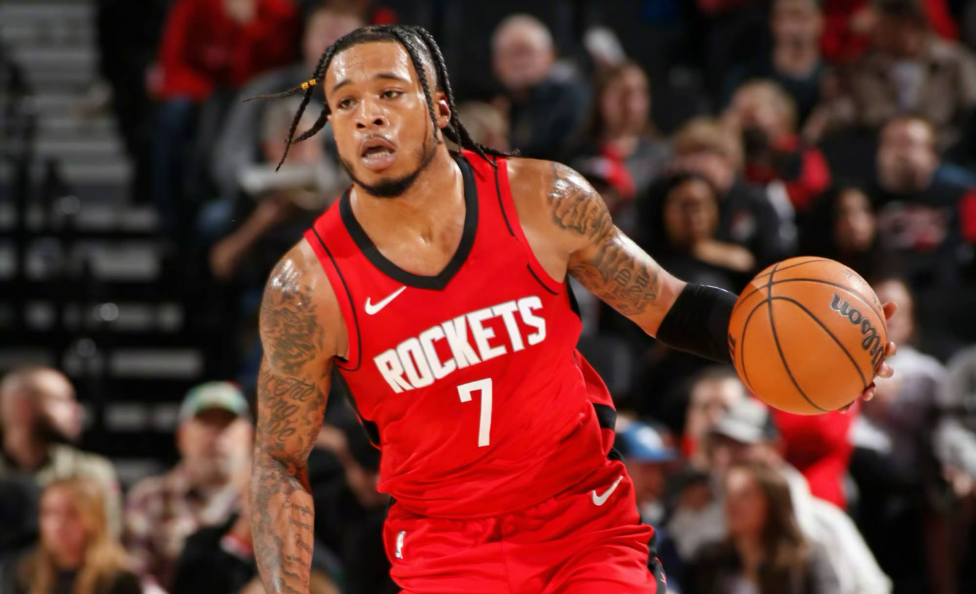 关于火箭后卫持续低迷，球队需寻找替补方案的信息