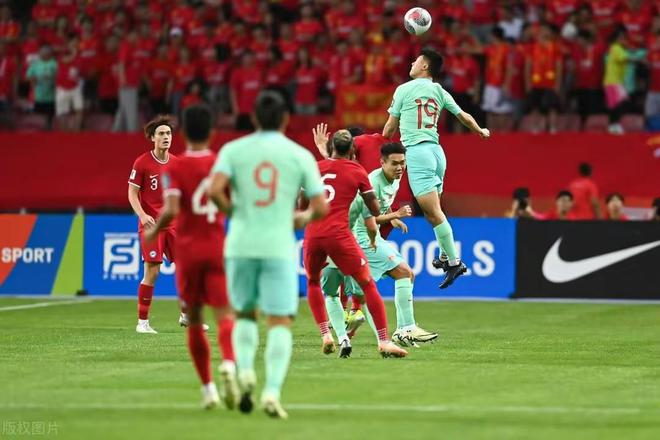 关于首尔客场战平曼谷，保住出线机会的信息