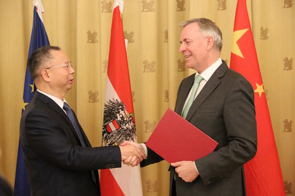 奥地利运动员超越自我，勇夺荣耀头衔的简单介绍