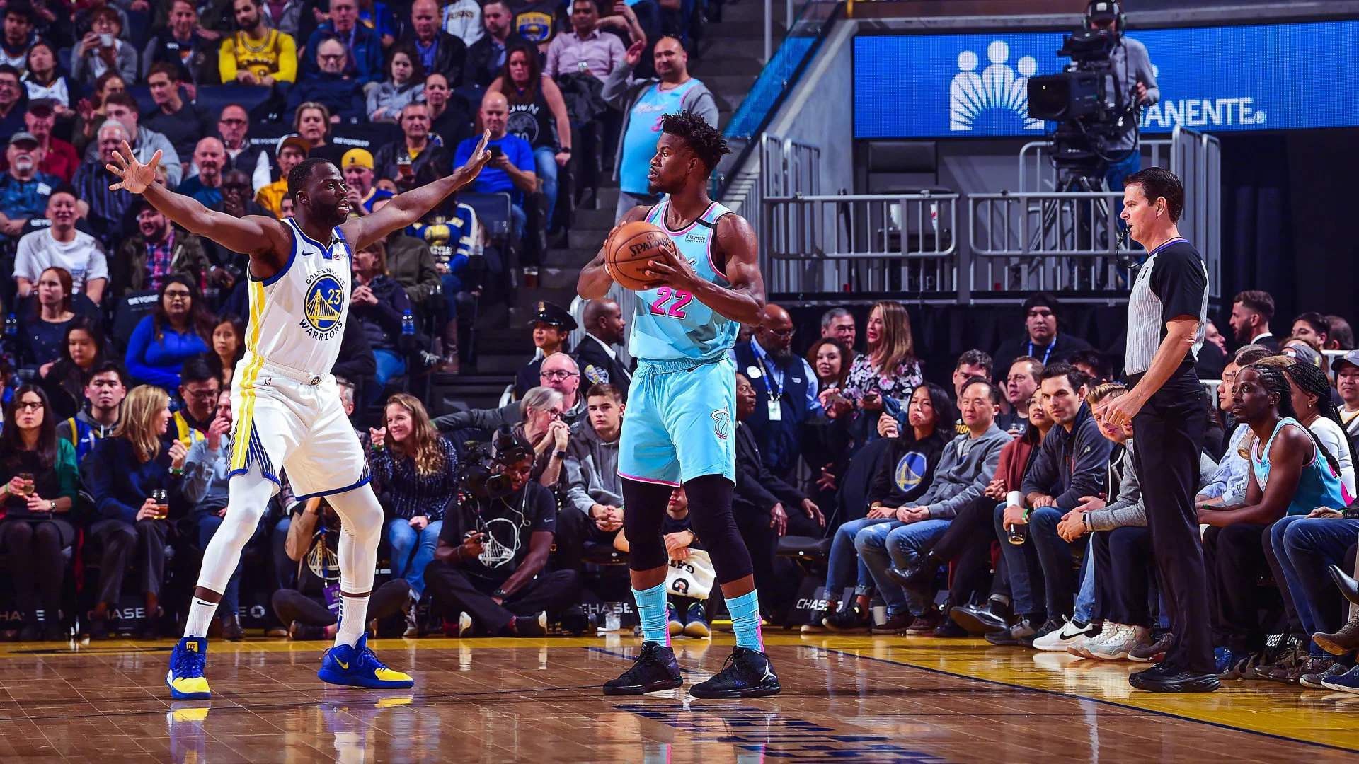 热辣比拼：球队实力对决令人期待不已的简单介绍