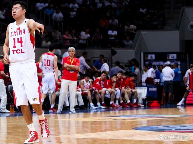 关于火箭队客场获胜，迈向季后赛的信息