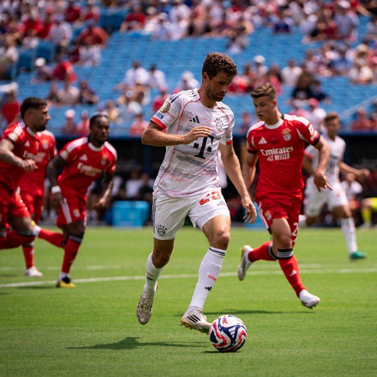 关于热刺憾负拜仁慕尼黑，无缘欧冠四强的信息