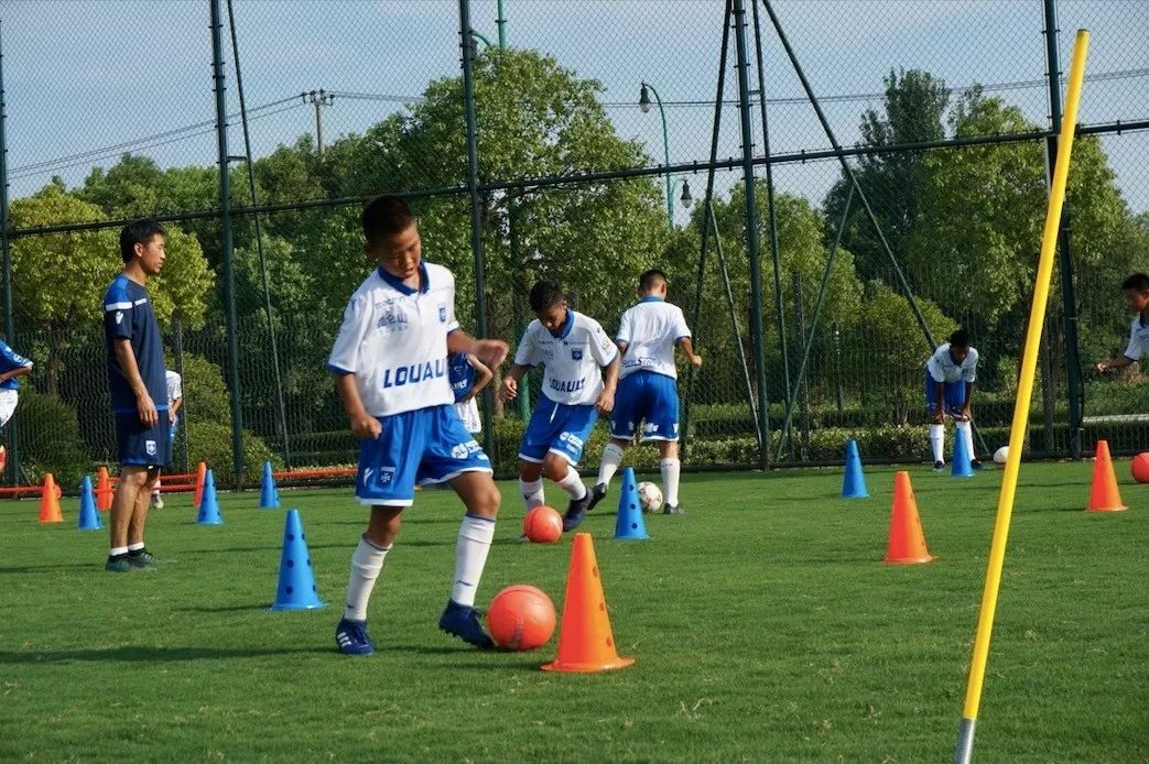 法国主教练被邀请指导外国青训营