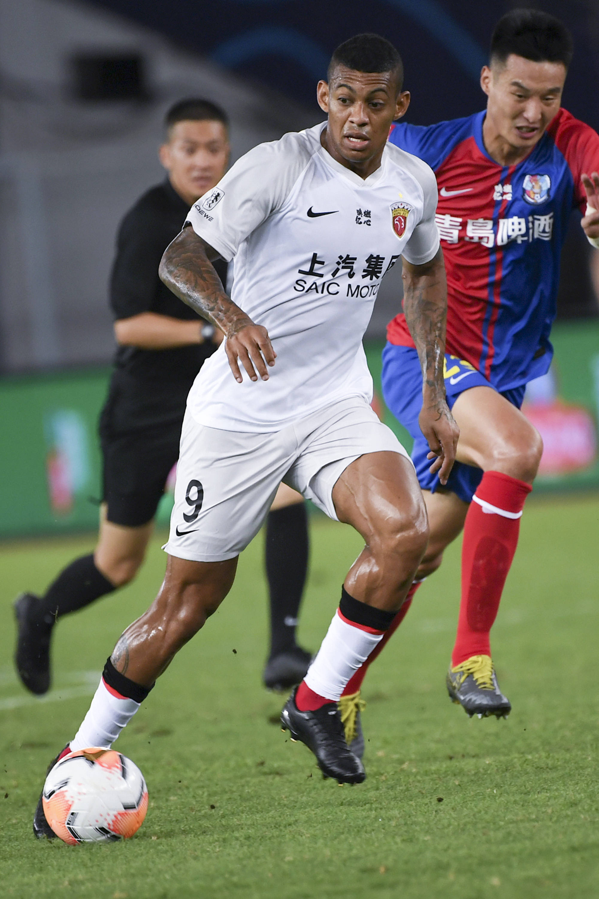 青岛黄海战绩亮眼，争霸中超