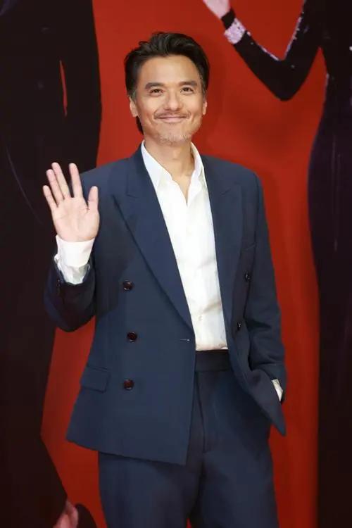 包含诺里维奇连胜势头不减，逐渐崭露头角的词条