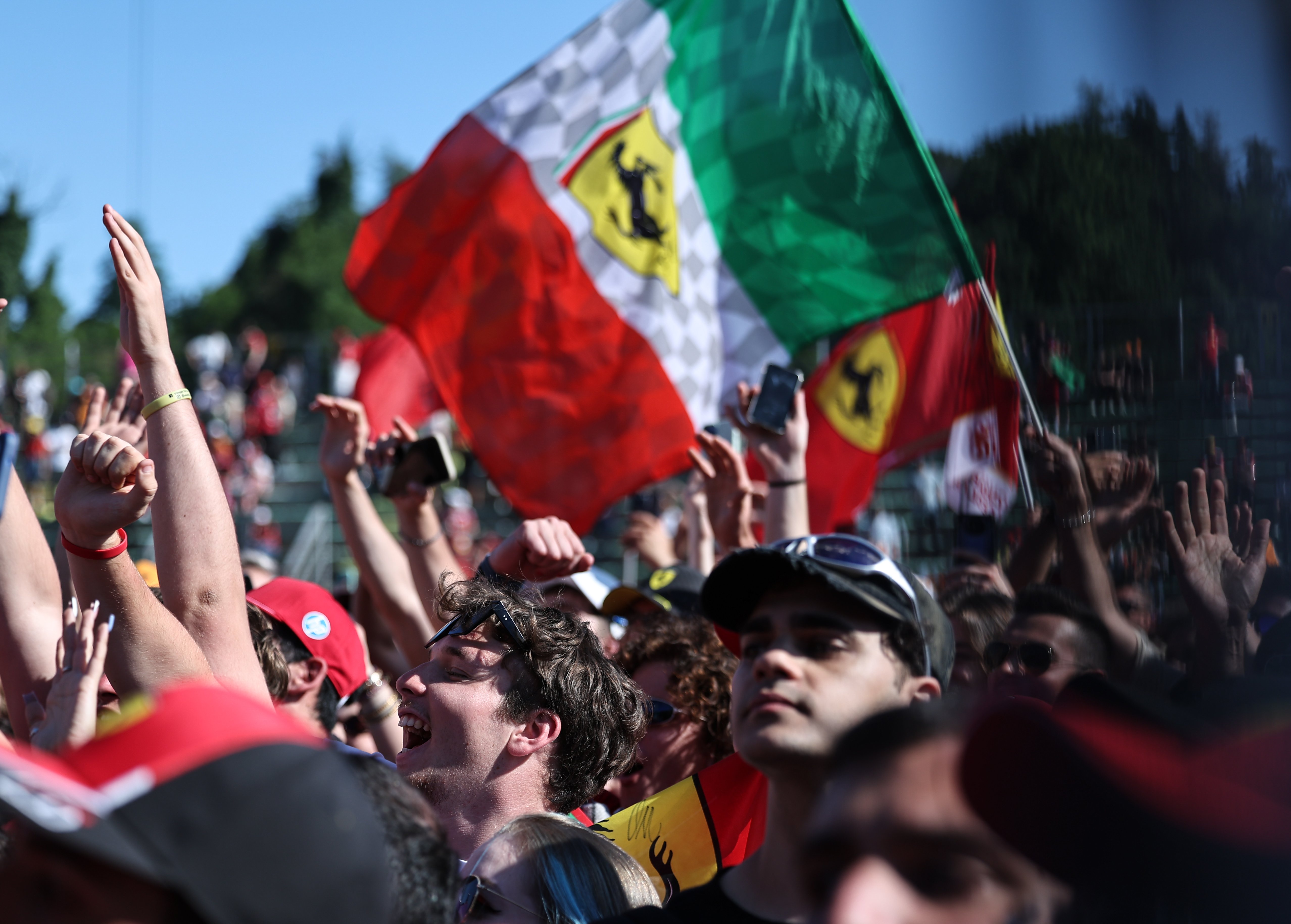 塞维利亚队爆冷取胜，成功晋级