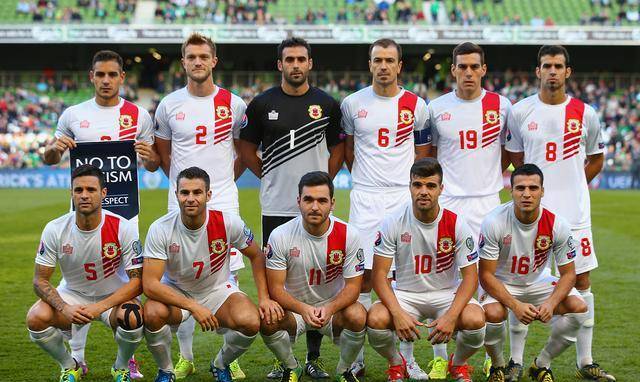 包含北爱尔兰队胜利晋级，迎战欧预赛的词条