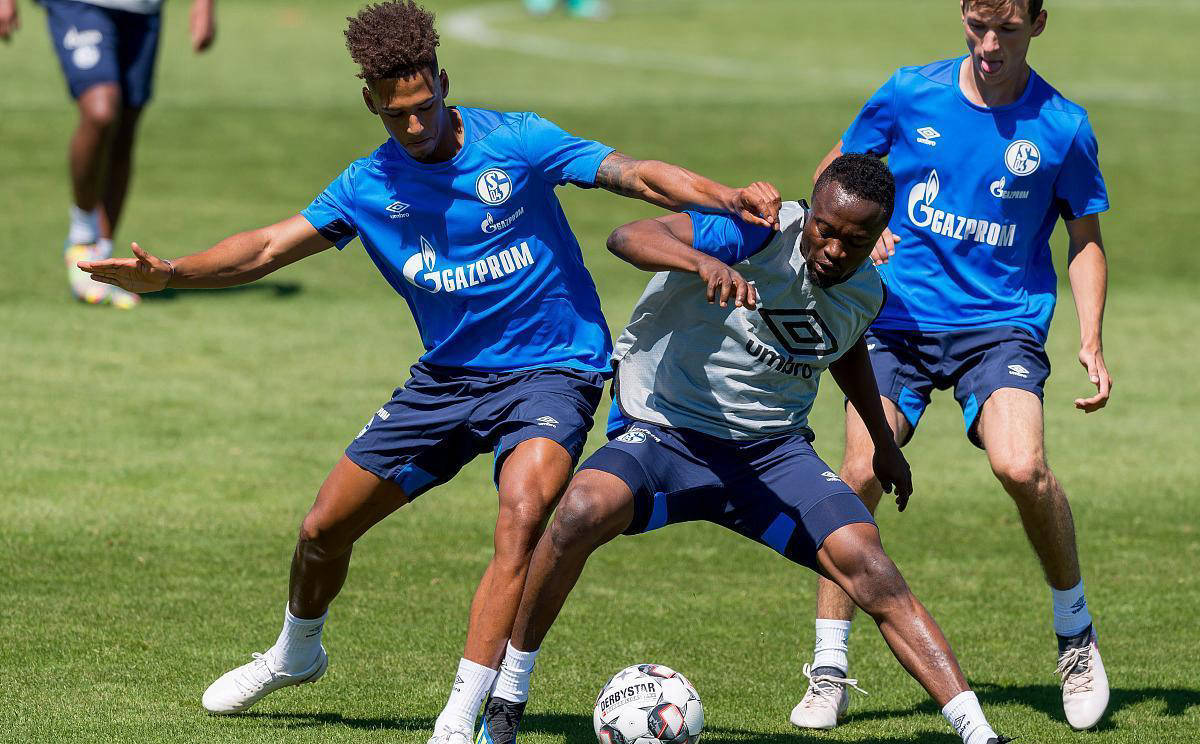 关于沙尔克防守端表现抢眼，期待下一场比赛的信息