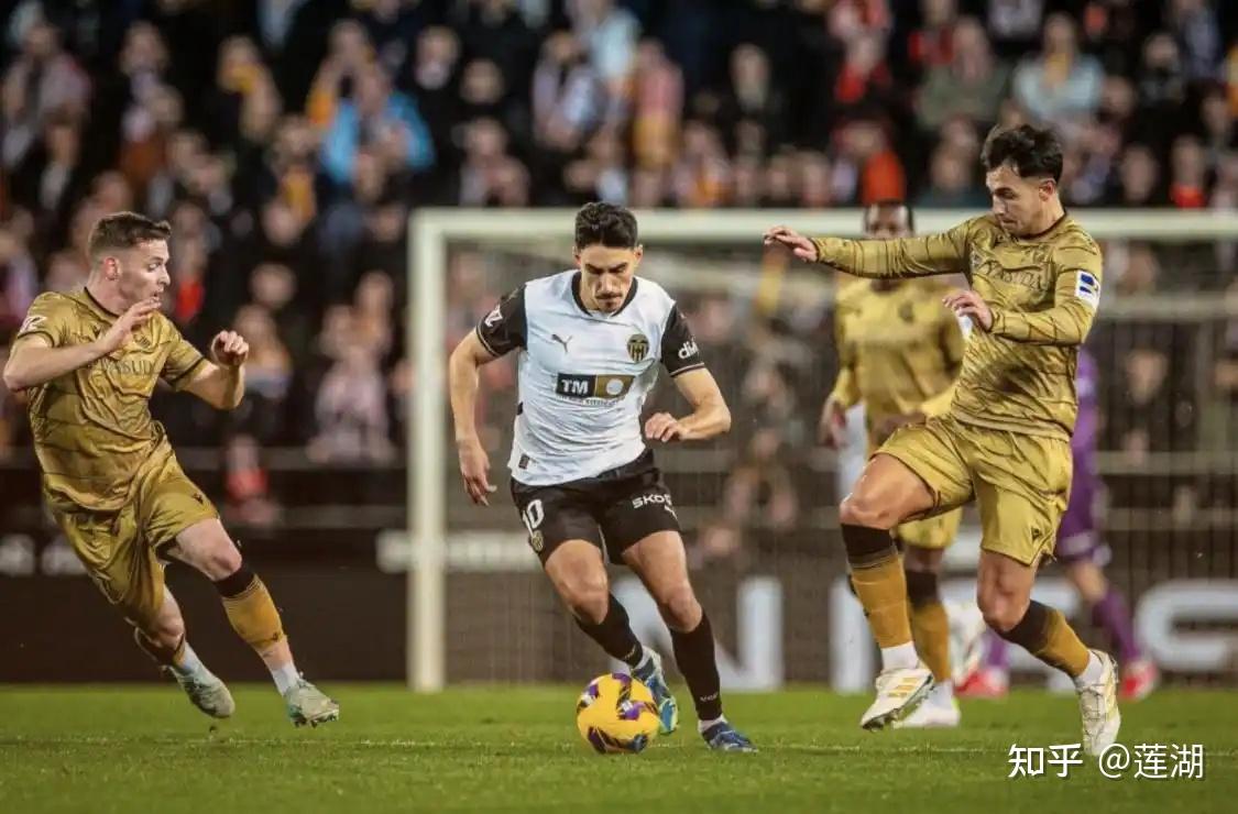 瓦伦西亚惊险获胜!西甲欧战取得胜利! 瓦伦西亚惊险获胜!西甲欧战取得胜利!