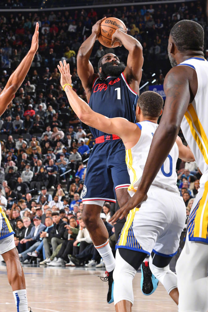 勇士队队员调整进步显著,斩获连胜 勇士队队员调整进步显著,斩获连胜