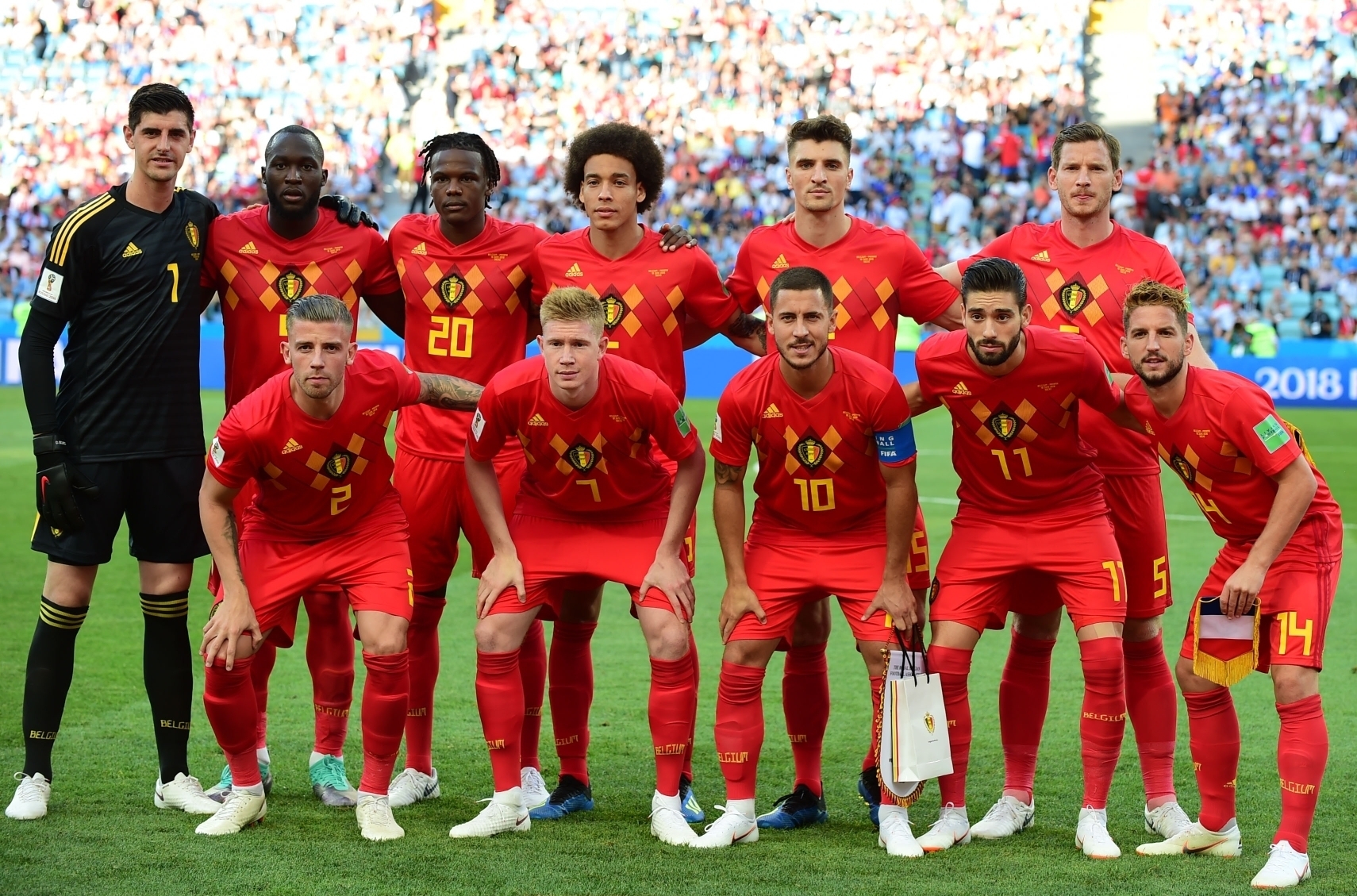 包含红遍全球！国家足球豪门争霸赛场的词条