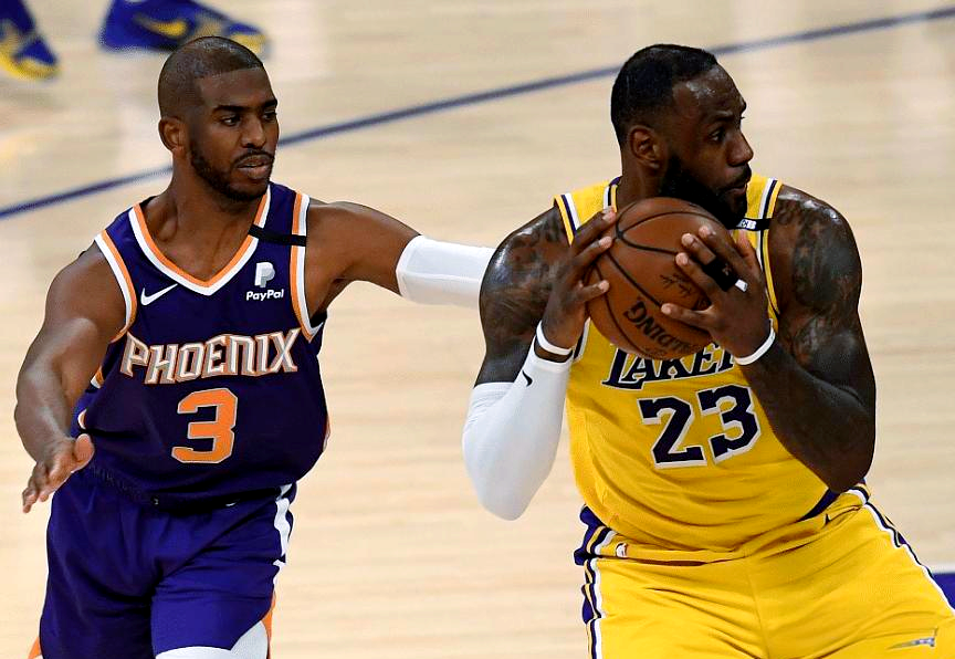 雄鹿终结连败，击败太阳