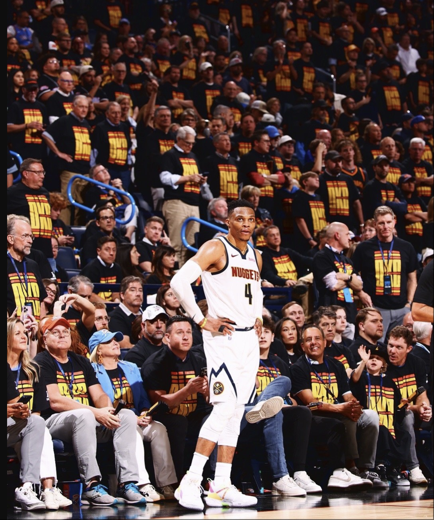 掘金客场擒火箭,喜迎连胜 掘金客场擒火箭,喜迎连胜