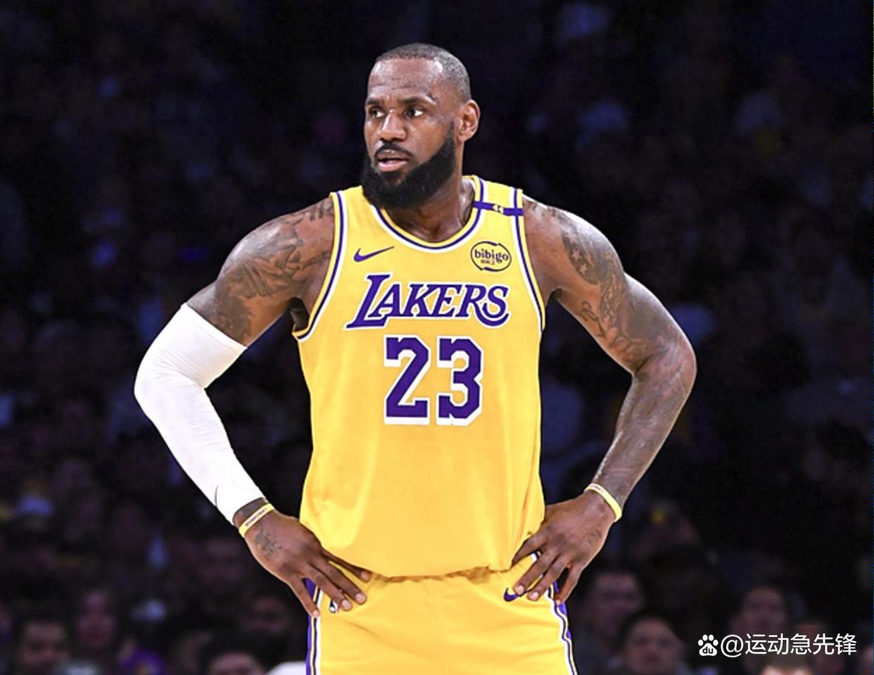 火箭主场大胜湖人，保持不败