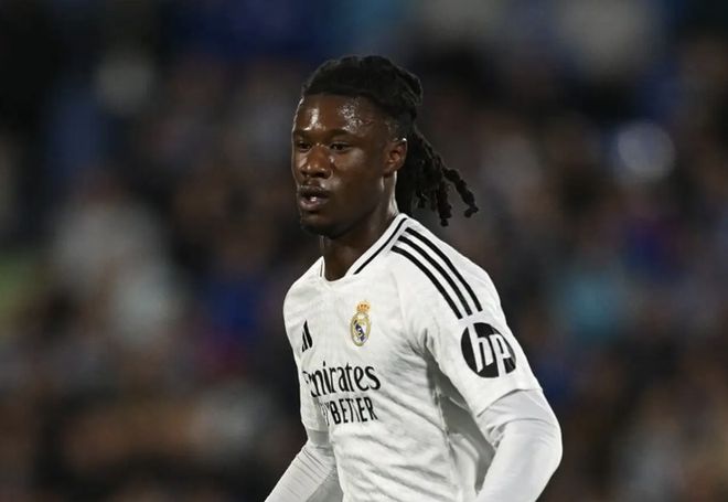 卡马文加爆发，里昂战术压制挪威